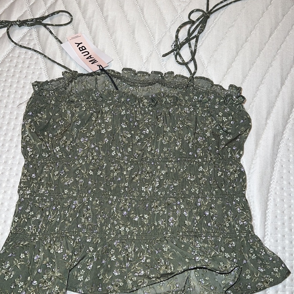 Top - Picture 2 of 4